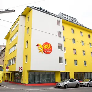 at-holiday-hostel.vienna-besthotels.com/